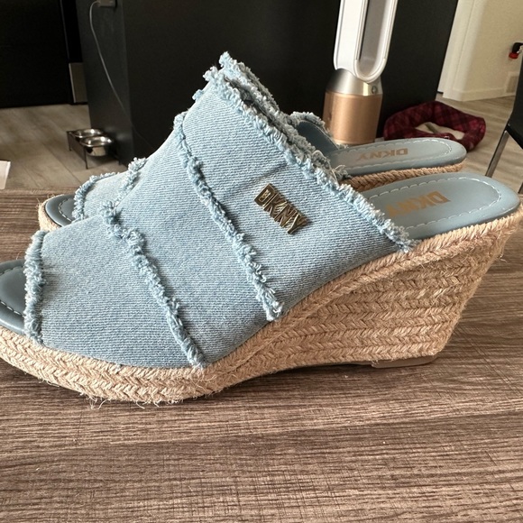 DKNY mules/clogs - Picture 2 of 3